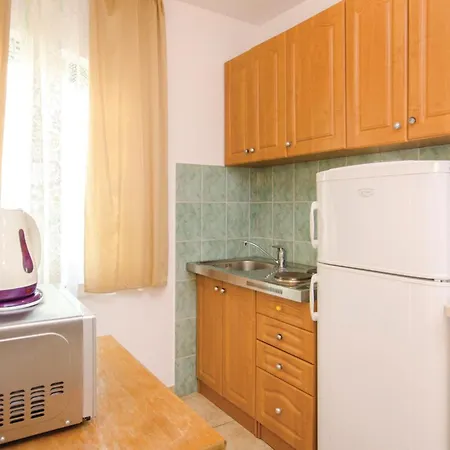 Apartment Amazing In Okrug Gornji *